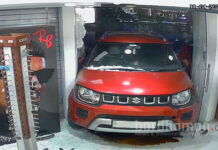 দুর্গাপুরে চশমার শোরুমে হুড়মুড়িয়ে ঢুকল গাড়ি, দেখুন ভিডিও