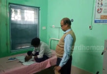 সাপের কামড়, হাসপাতালের বেডে বসেই মাধ্যমিক পরীক্ষা ছাত্রের