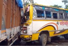 মেমারিতে বাস ও ট্রাকের মুখোমুখি সংঘর্ষে জখম ১৮