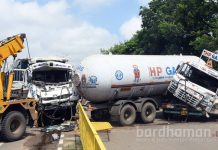 বর্ধমানে জাতীয় সড়কে পরপর দুর্ঘটনা, মৃত ১, আহত ২