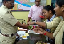 বর্ধমানে বিভিন্ন শাক ও সব্জীর বীজ দিয়ে তৈরী অভিনব রাখি